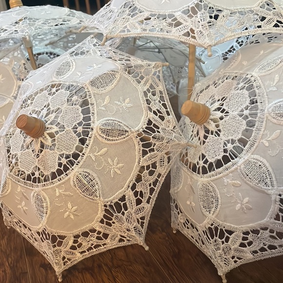 13 Mini Parasol Battenberg crocheted umbrellas 11” - Decorations/Props wedding - Picture 13 of 15